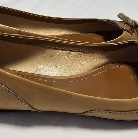 TOD'S Leather Loafer Tan Color  in size 39     B-3 - Picture 2 of 7